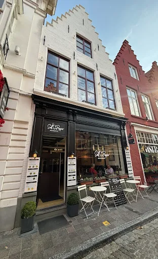 Gevel van Salt & Pepper in Brugge
